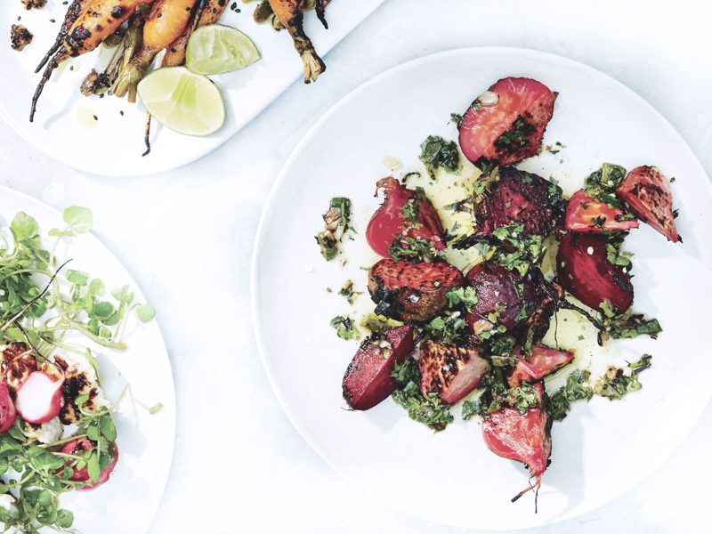 Grilled seasonal vegetables and garlic bread